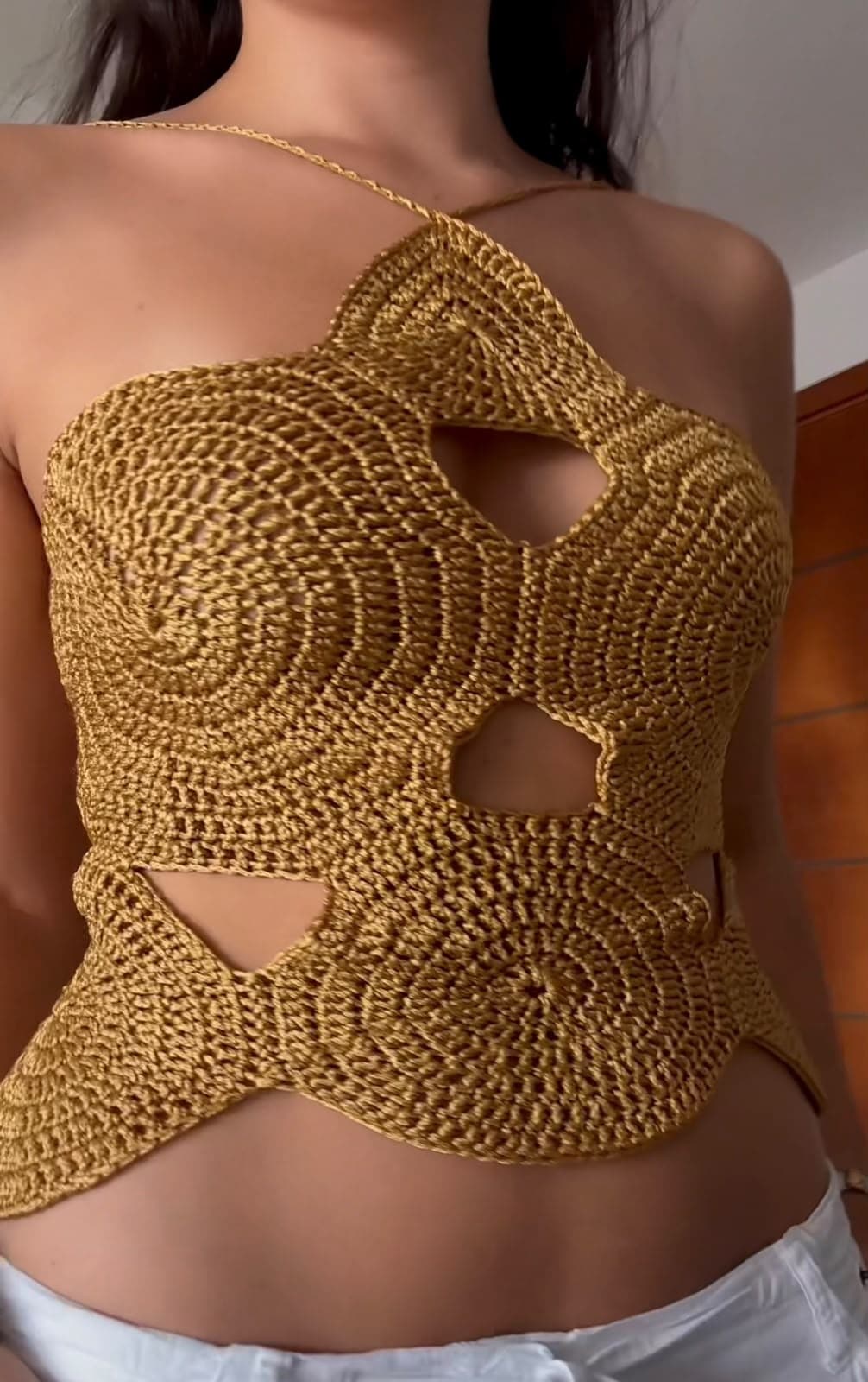 Blusa Sol, peça de crochê feita à mão